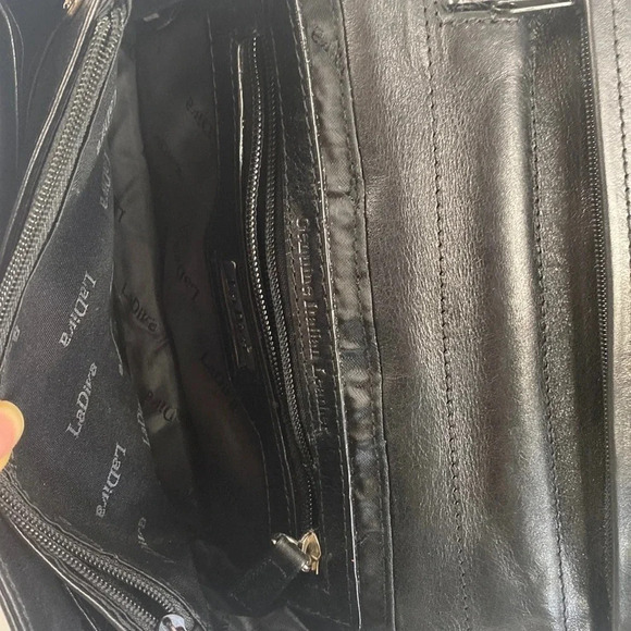 Black Genuine Italian leather cross  body shoulder bag - Picture 8 of 16